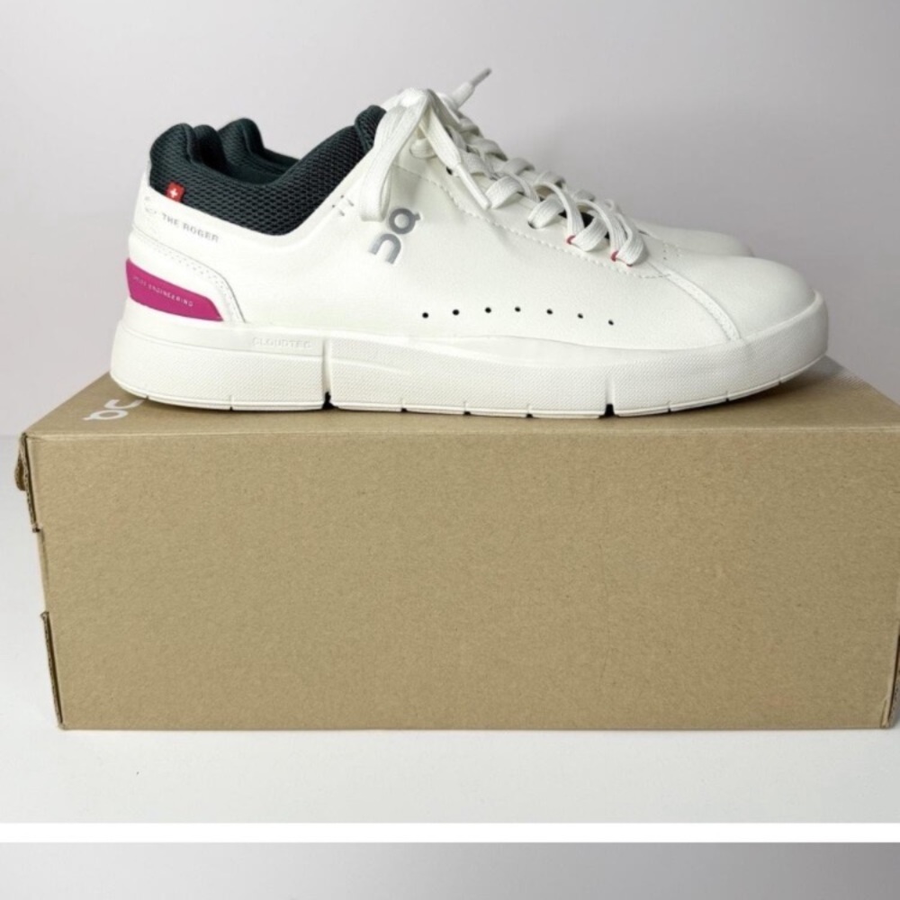 On Clouds Rodger Advantage White Pink Navy Sneakers cloudtec size 6 NIB